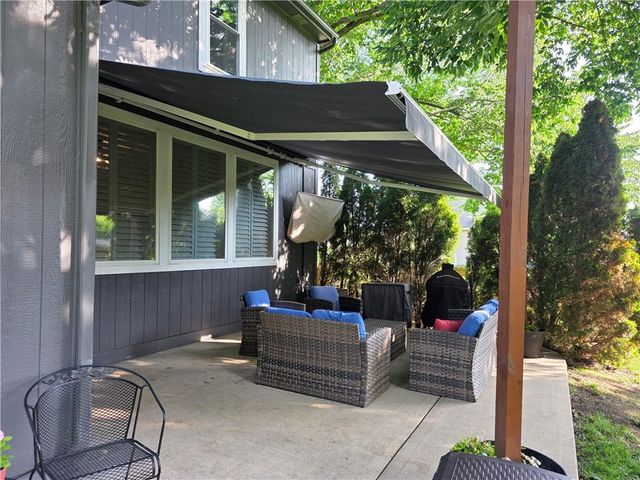 200 Shoreline Drive, Louisburg, KS 66053