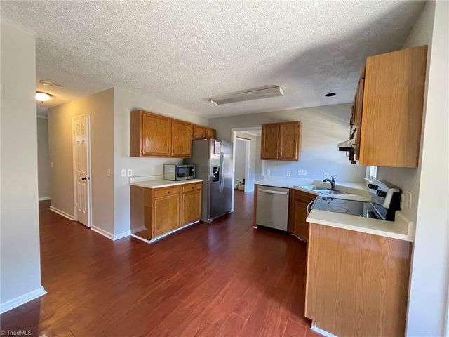 3 Planters Wood Trail, Greensboro, NC 27407