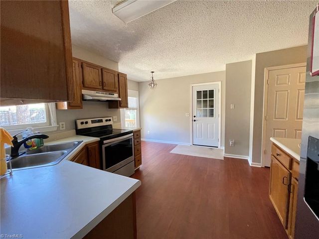 3 Planters Wood Trail, Greensboro, NC 27407