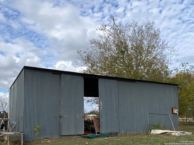 1003 JACKSON ST, Stockdale, TX 78160