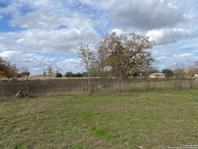 1003 JACKSON ST, Stockdale, TX 78160