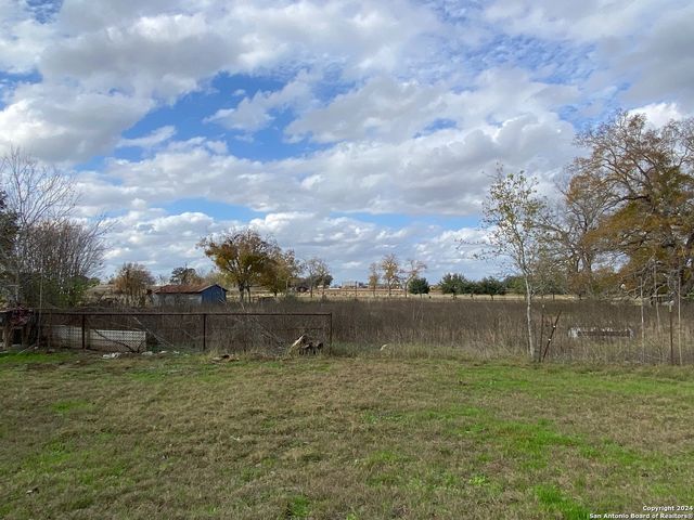 1003 JACKSON ST, Stockdale, TX 78160