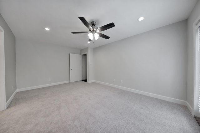 32 E Lance Leaf Road, The Woodlands, TX 77381