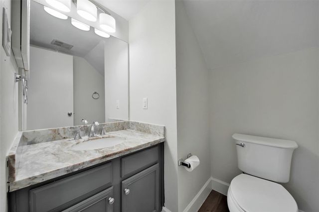 32 E Lance Leaf Road, The Woodlands, TX 77381