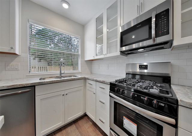 32 E Lance Leaf Road, The Woodlands, TX 77381