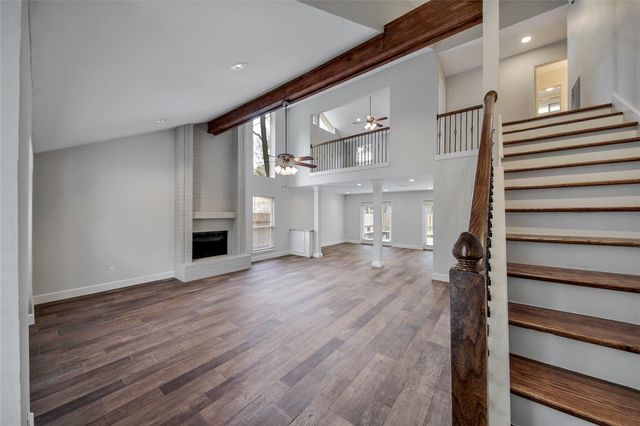 32 E Lance Leaf Road, The Woodlands, TX 77381