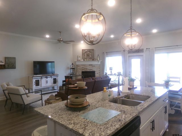 11322 Windsor Park Dr, Tyler, TX 75709