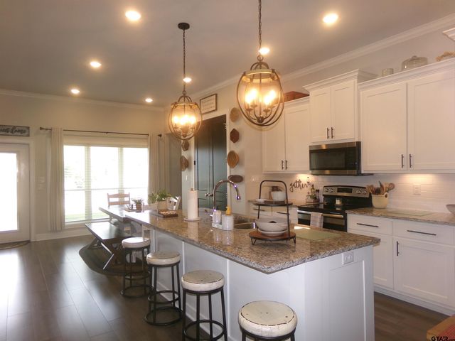 11322 Windsor Park Dr, Tyler, TX 75709