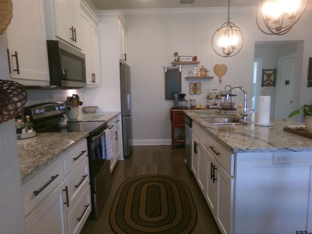 11322 Windsor Park Dr, Tyler, TX 75709