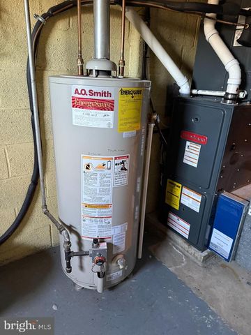 337 LINDEN LN, Reading, PA 19611