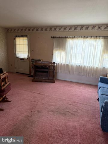 337 LINDEN LN, Reading, PA 19611