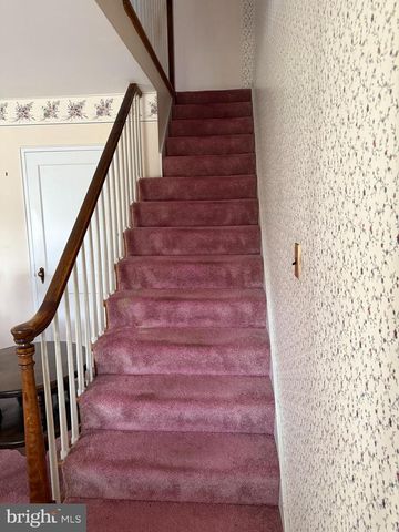 337 LINDEN LN, Reading, PA 19611