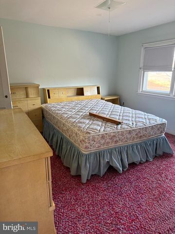 337 LINDEN LN, Reading, PA 19611