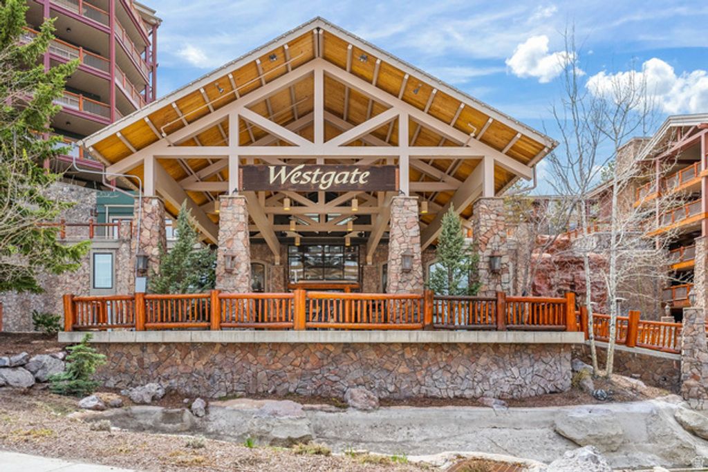 Image 3 of property listing at 3000 CANYONS RESORT DR #3505, Snyderville, UT 84098