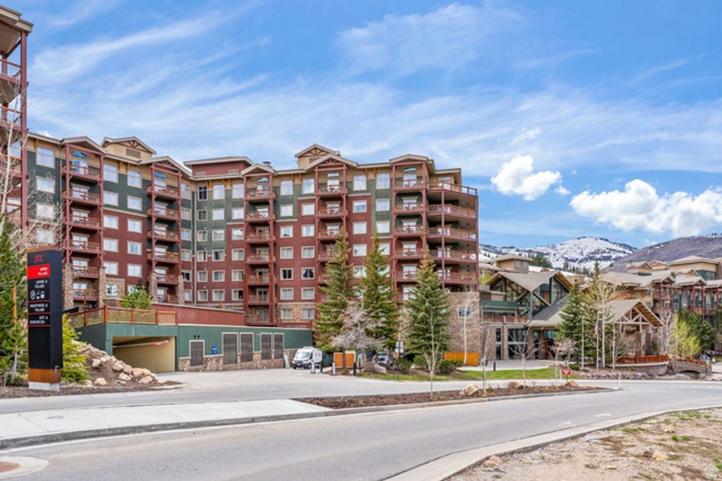 Image 5 of property listing at 3000 CANYONS RESORT DR #3505, Snyderville, UT 84098