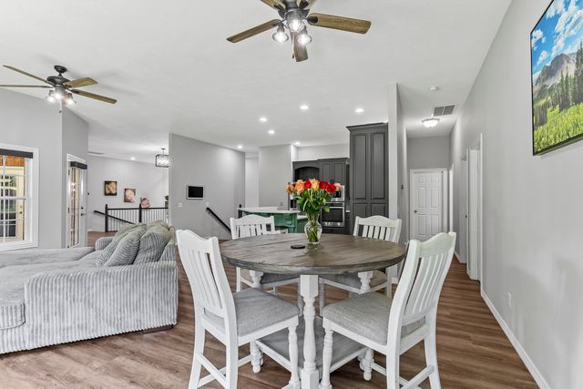 2364 S Forrest Heights Avenue, Springfield, MO 65809