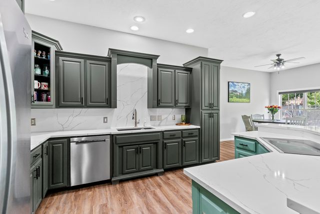 2364 S Forrest Heights Avenue, Springfield, MO 65809