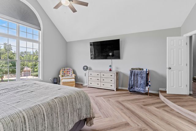 2364 S Forrest Heights Avenue, Springfield, MO 65809