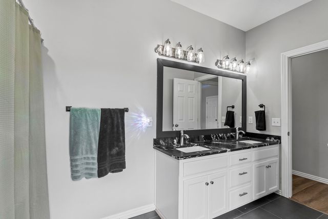 2364 S Forrest Heights Avenue, Springfield, MO 65809