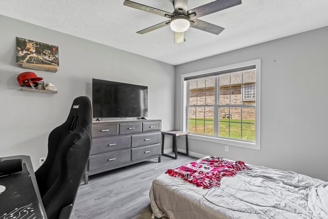 2364 S Forrest Heights Avenue, Springfield, MO 65809