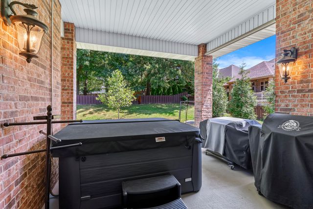 2364 S Forrest Heights Avenue, Springfield, MO 65809