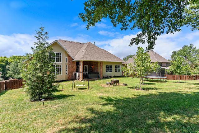 2364 S Forrest Heights Avenue, Springfield, MO 65809