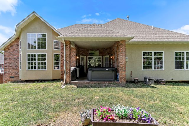 2364 S Forrest Heights Avenue, Springfield, MO 65809