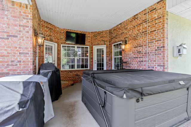 2364 S Forrest Heights Avenue, Springfield, MO 65809