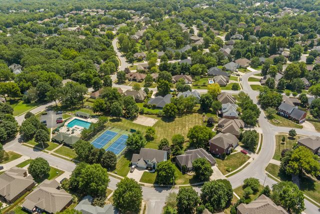 2364 S Forrest Heights Avenue, Springfield, MO 65809