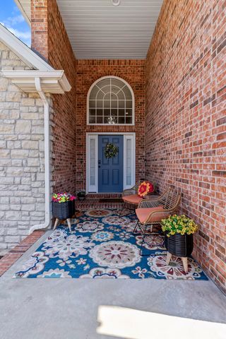 2364 S Forrest Heights Avenue, Springfield, MO 65809