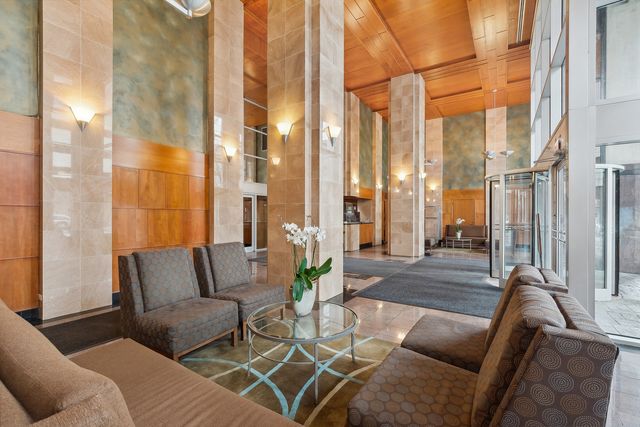 1122 N Clark Street 904, Chicago, IL 60610