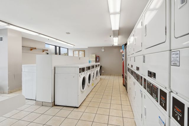 1122 N Clark Street 904, Chicago, IL 60610