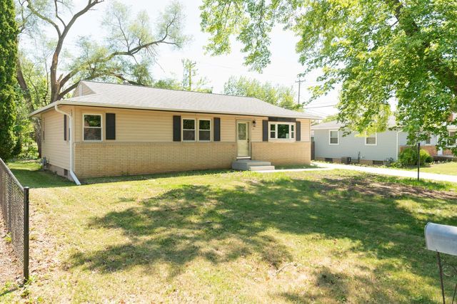 2261 Robinson DRIVE, Beloit, WI 53511