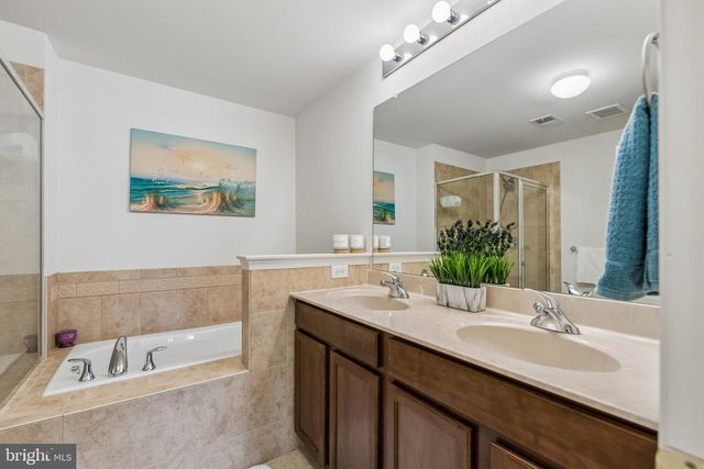 197 MELANIE WAY #709, Manahawkin, NJ 08050
