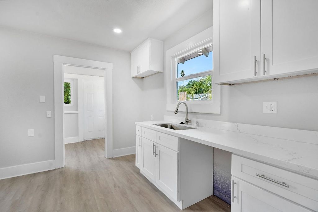 Image 12 of property listing at 3935 E Balch Avenue, Fresno, CA 93702