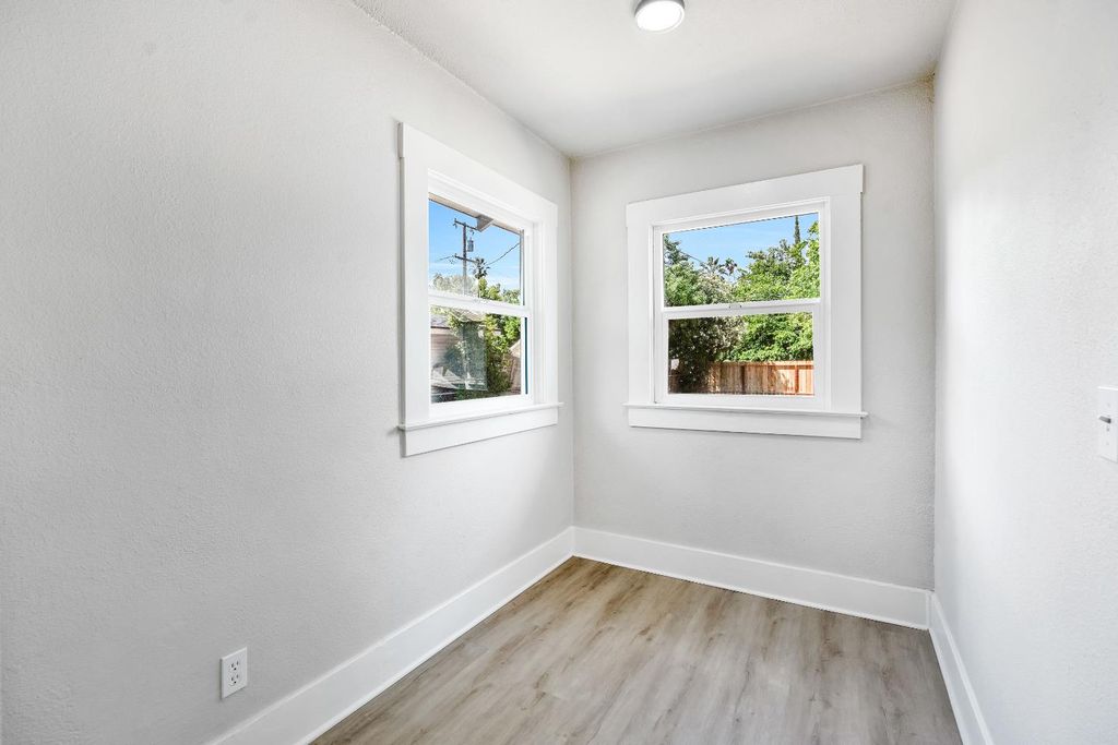 Image 16 of property listing at 3935 E Balch Avenue, Fresno, CA 93702