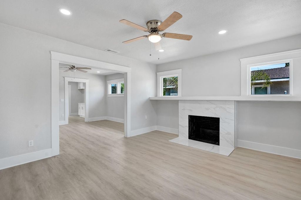 Image 5 of property listing at 3935 E Balch Avenue, Fresno, CA 93702