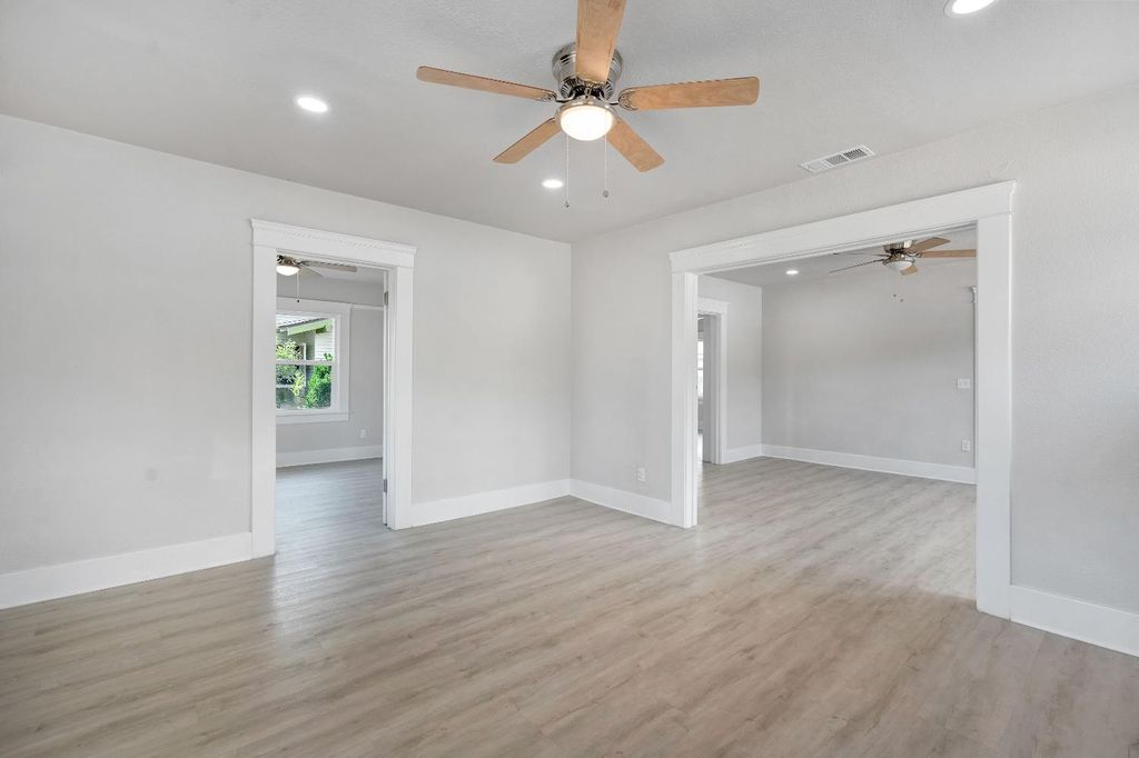 Image 6 of property listing at 3935 E Balch Avenue, Fresno, CA 93702