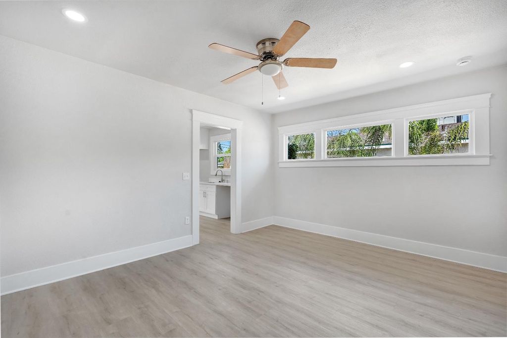 Image 9 of property listing at 3935 E Balch Avenue, Fresno, CA 93702