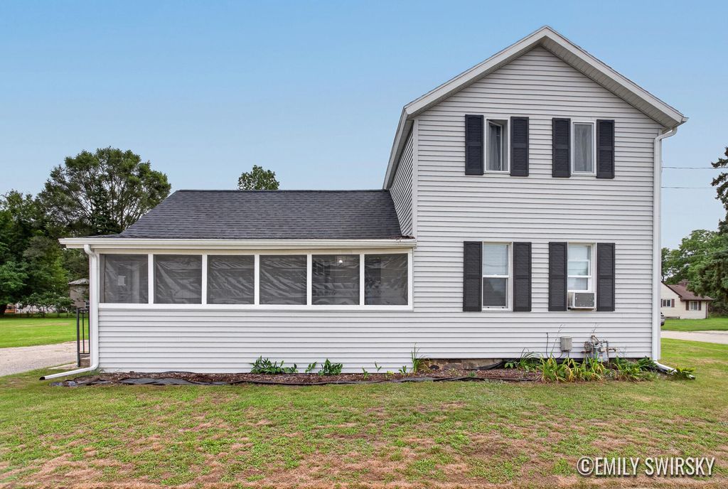 292 W Muskegon Street, Cedar Springs City, MI 49319