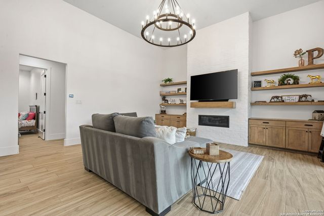 107 Lajitas, Boerne, TX 78006