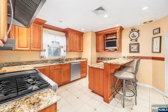 1094 McBride Avenue, Woodland Park, NJ 07424