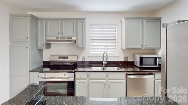 525 Olmsted Park Place M, Charlotte, NC 28203
