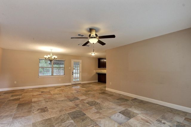 5356 Goodland Dr, Greenwell Springs, LA 70739