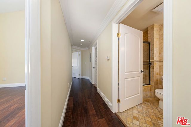 650 E Palm Avenue 302, Burbank, CA 91501