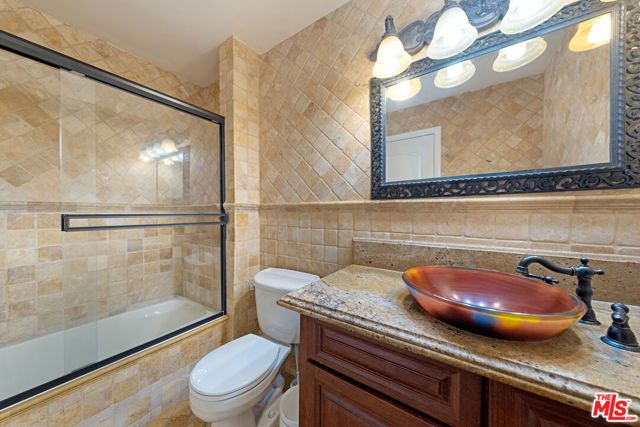 650 E Palm Avenue 302, Burbank, CA 91501