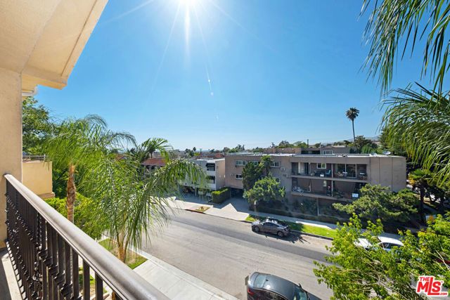 650 E Palm Avenue 302, Burbank, CA 91501