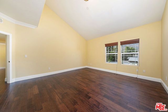 650 E Palm Avenue 302, Burbank, CA 91501