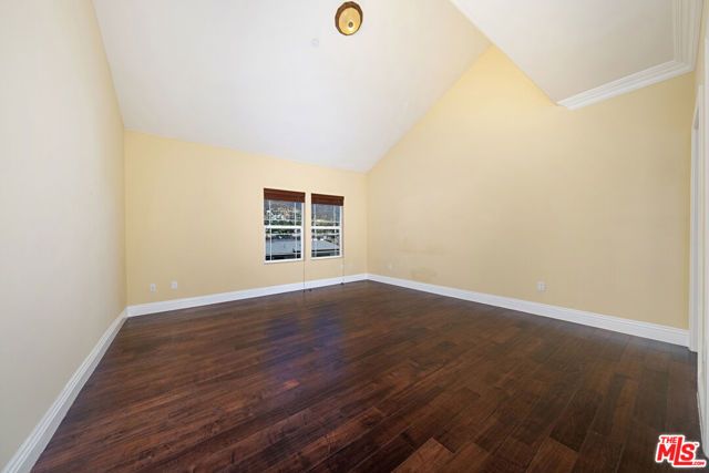 650 E Palm Avenue 302, Burbank, CA 91501