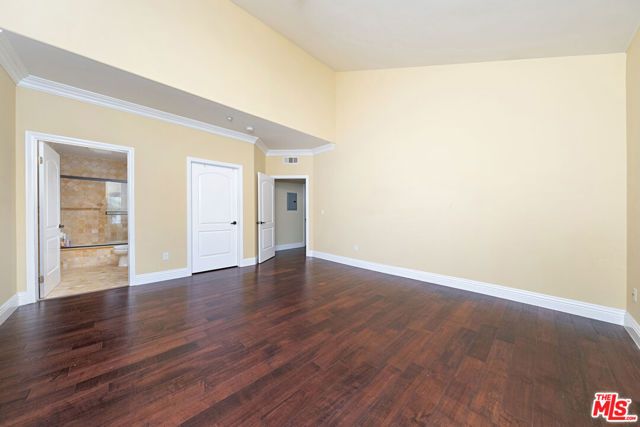 650 E Palm Avenue 302, Burbank, CA 91501